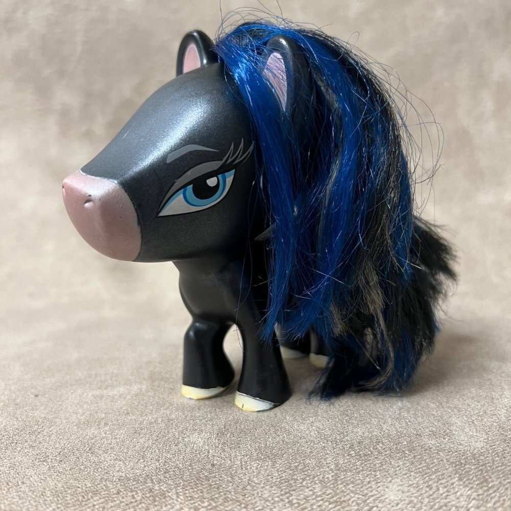 Bratz Ponyz SASHAY - Black Baby Pony 4" Figure Doll 2005 - Picture 4 of 5